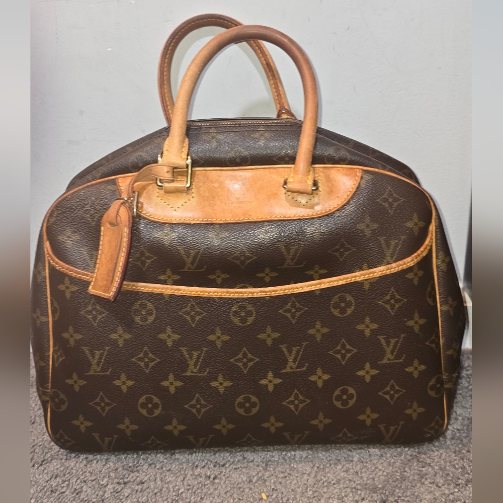 LOUIS VUITTON Deuville bag